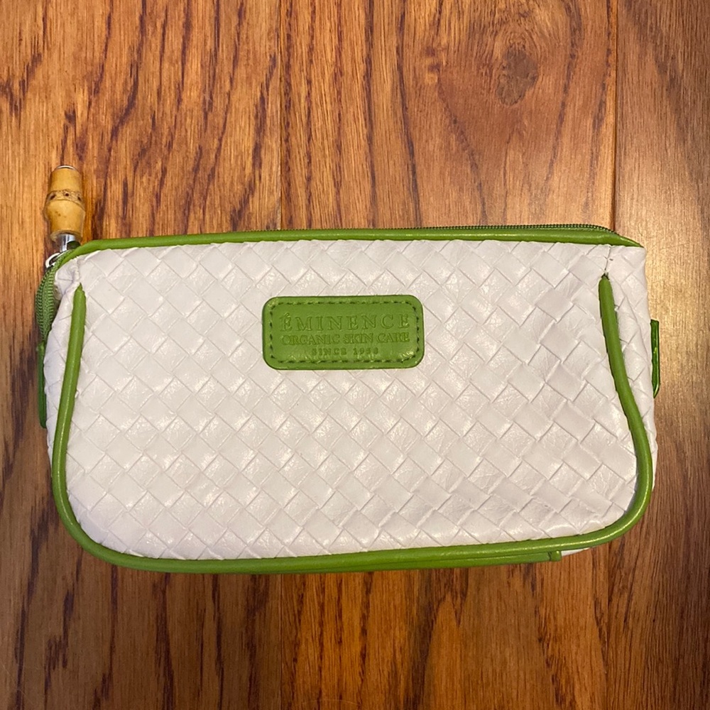 Eminence white and green makeup bag NWOT with tropical vacation vibes